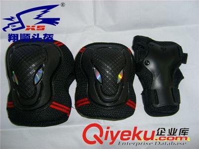 護(hù)具 2015新款滑板護(hù)具 輪滑運(yùn)動(dòng)護(hù)膝護(hù)具 廠家直銷高密度護(hù)具套裝圖片|護(hù)具 2015新款滑板護(hù)具 輪滑運(yùn)動(dòng)護(hù)膝護(hù)具 廠家直銷高密度護(hù)具套裝產(chǎn)品圖片由佛山市順德區(qū)翔順宏運(yùn)動(dòng)器材公司生產(chǎn)提供-